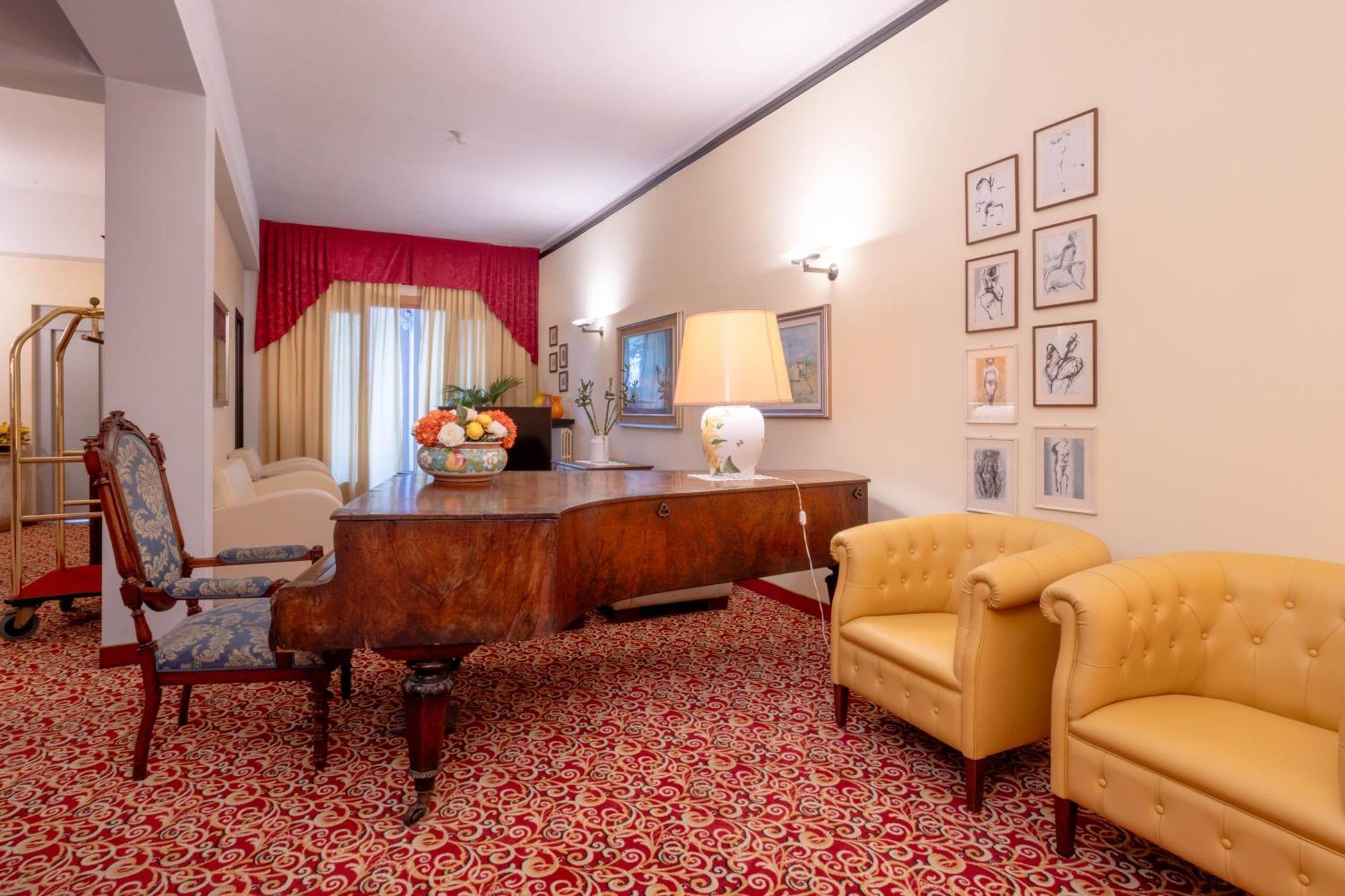 Hotel Giardinetto Дезенцано-дель-Гарда Экстерьер фото