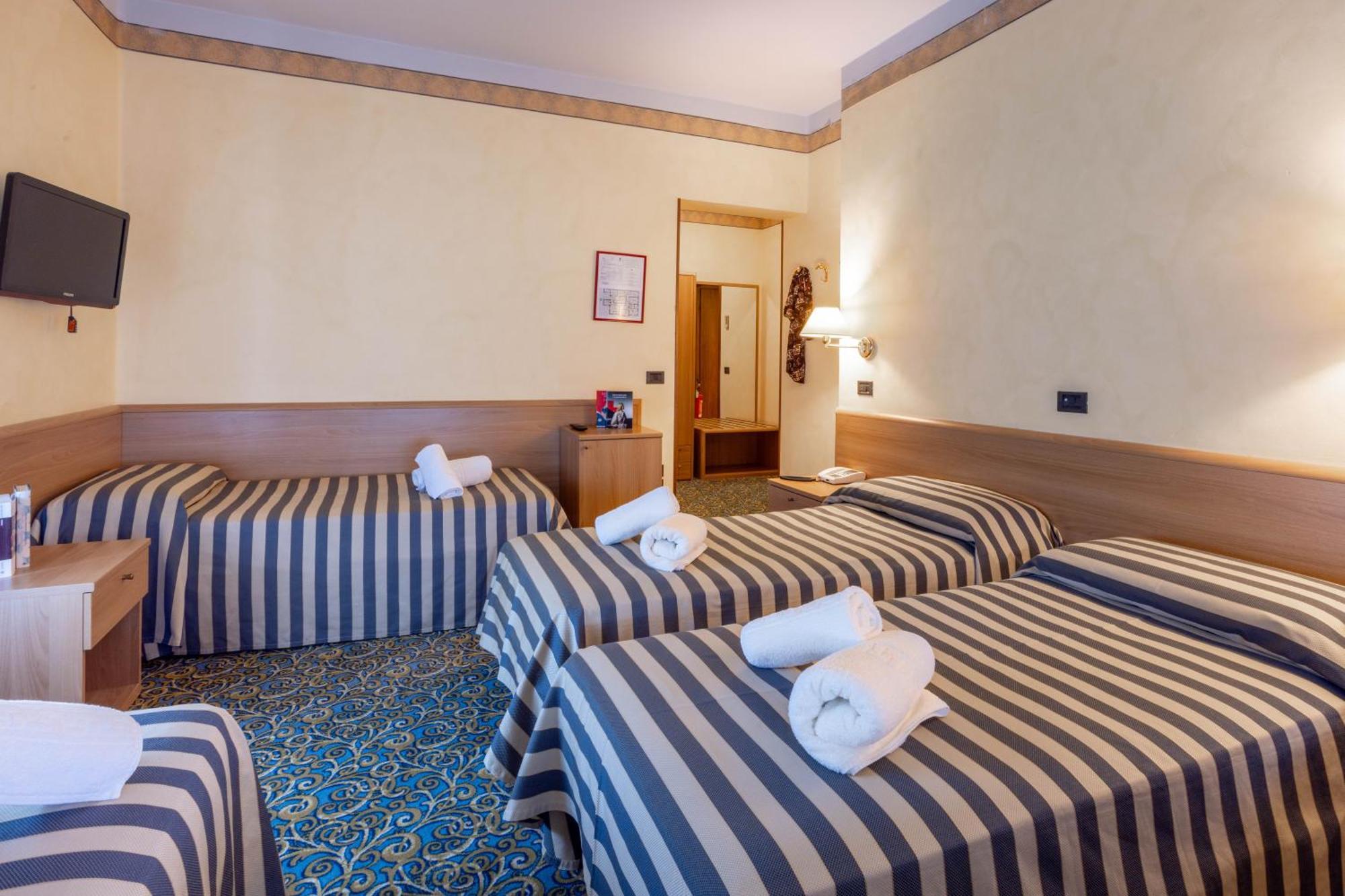 Hotel Giardinetto Дезенцано-дель-Гарда Экстерьер фото